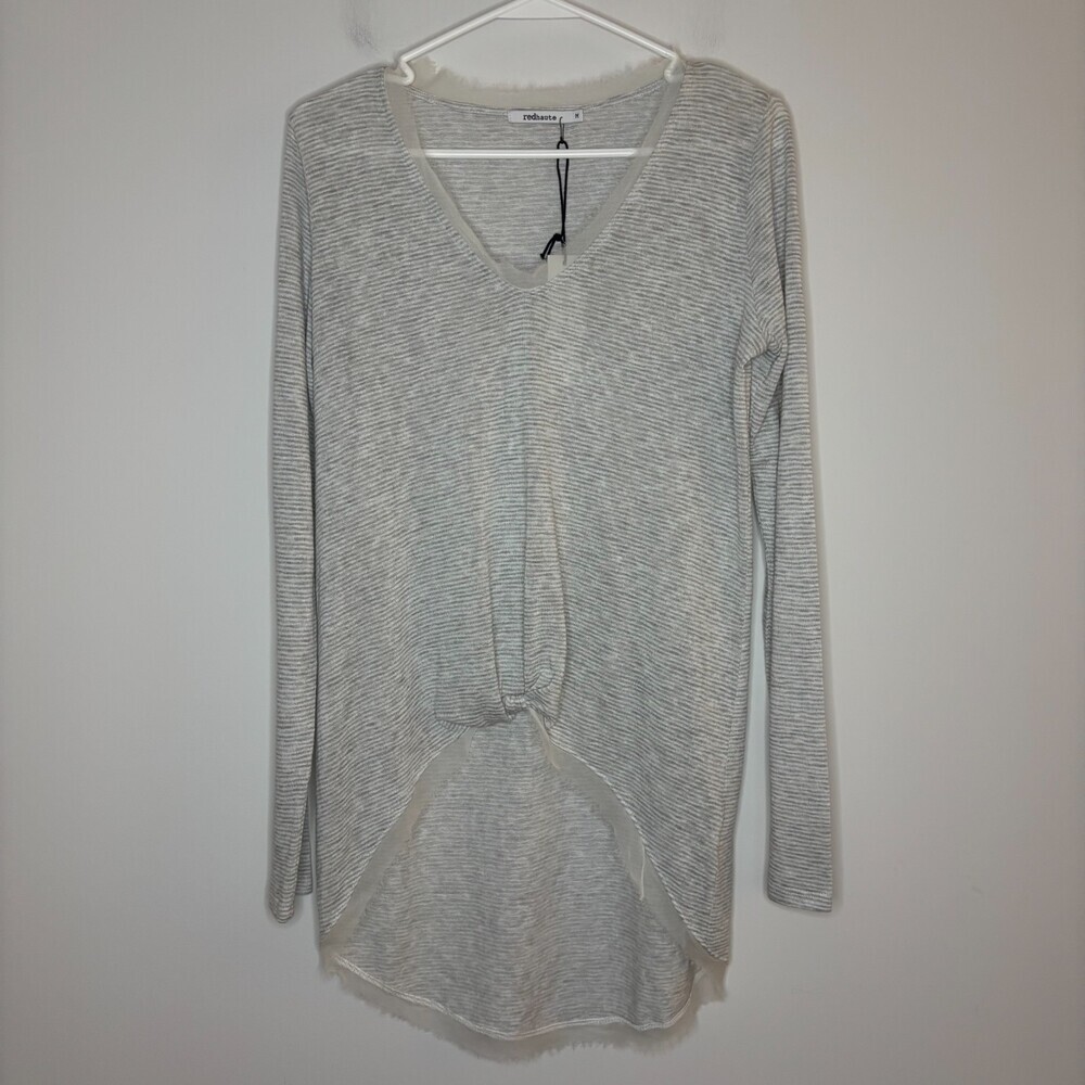 RED HAUTE NEW V-Neck Asymmetric Twist Hem Top Women M Stripes Gray White Flowy
